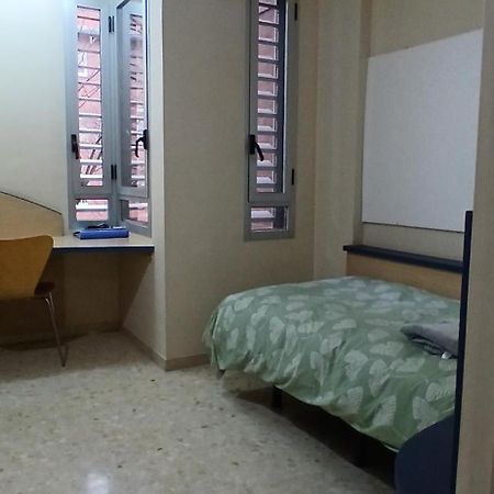 Larru Los Bermejales Residencia Universitaria Sevilla Dış mekan fotoğraf