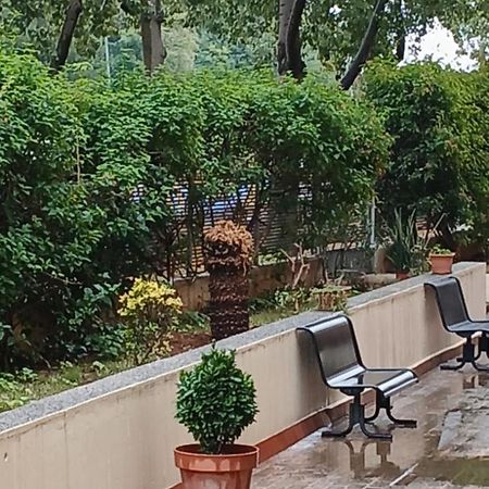 Larru Los Bermejales Residencia Universitaria Sevilla Dış mekan fotoğraf